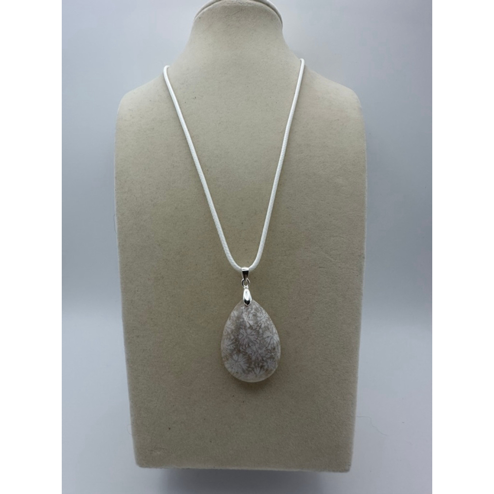 White Coral Agate Teardrop Pendant Necklace - Picture 5 of 10